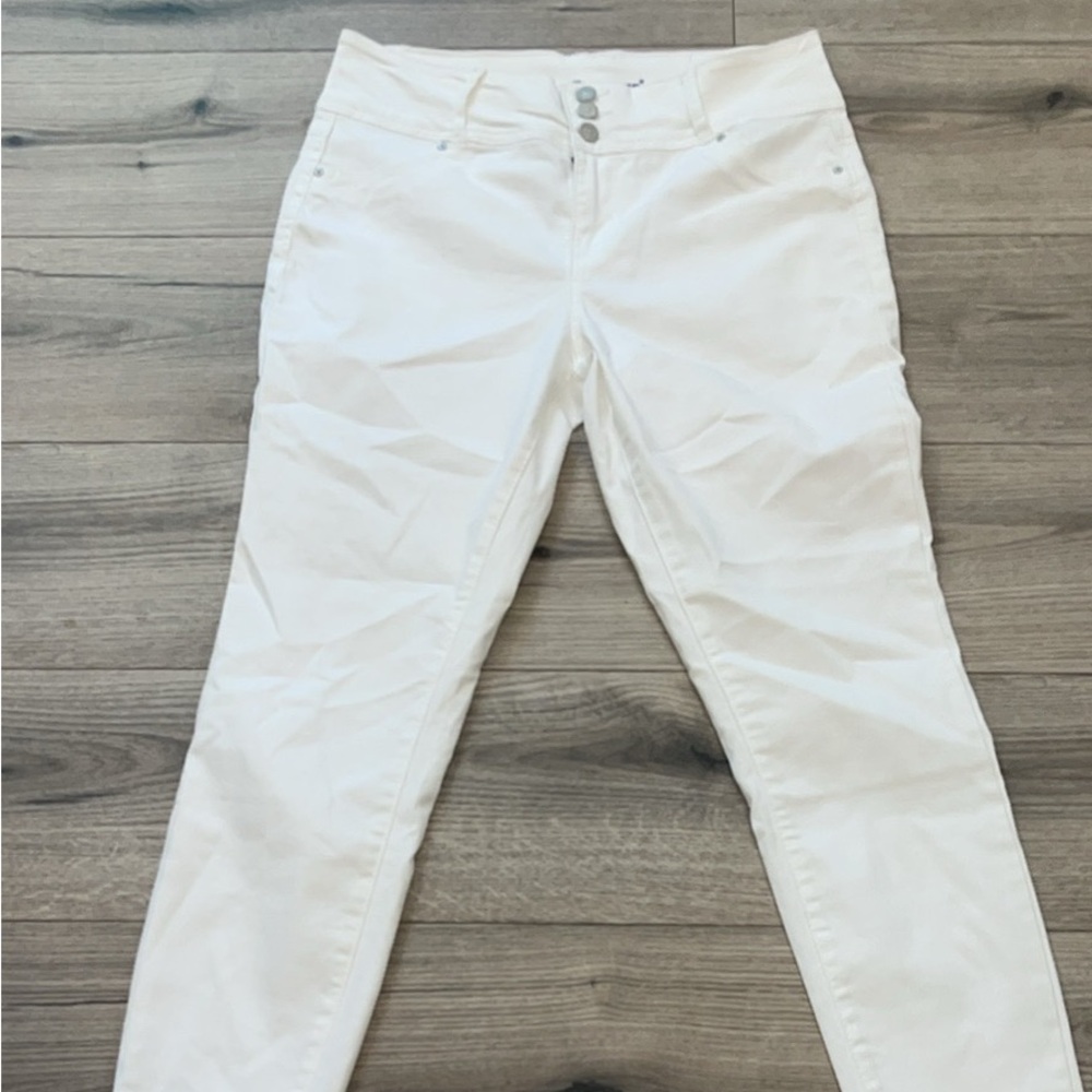 Wallflower Classic White Denim